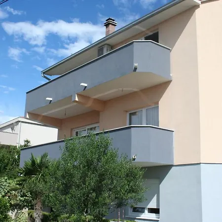 With Garden And View Apartman Kaštela